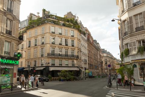 aris-france-02-june-2018-streets-of-the-central